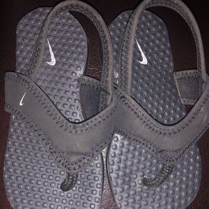 Nike toddler sandals